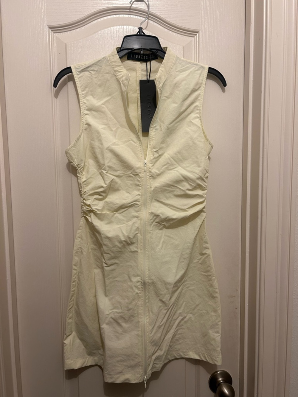 Elegant Cream Sleeveless Dress - Picture 6 of 7